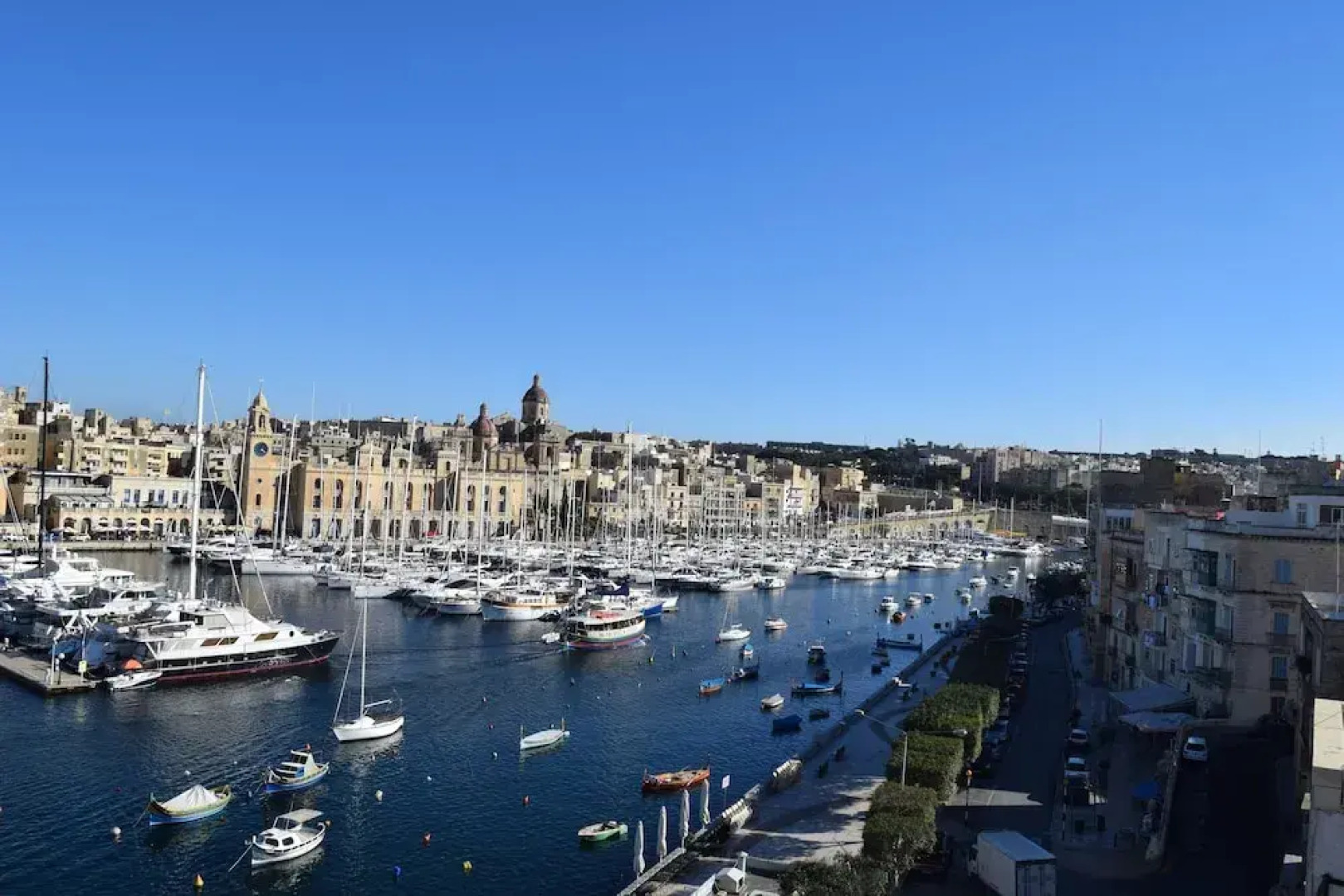 Senglea Seafront Apartment