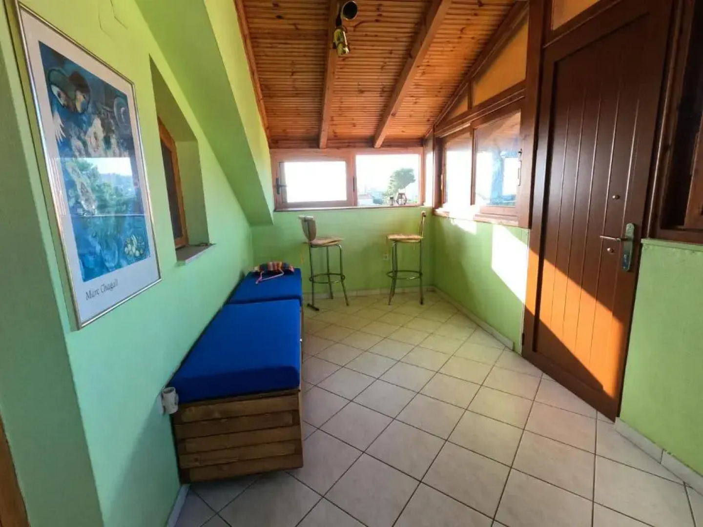 Loft apartment 20m from sea