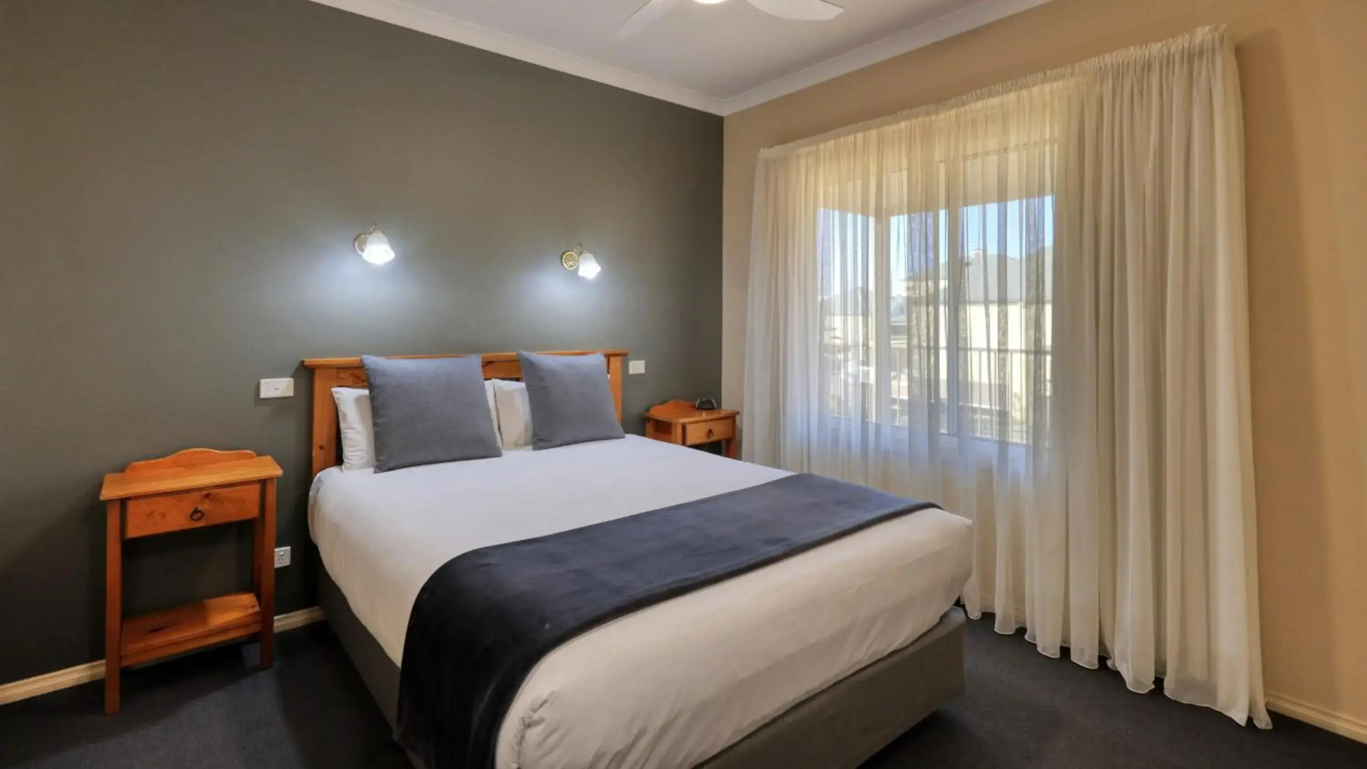 Bridges on Meninya Motel & Apartments