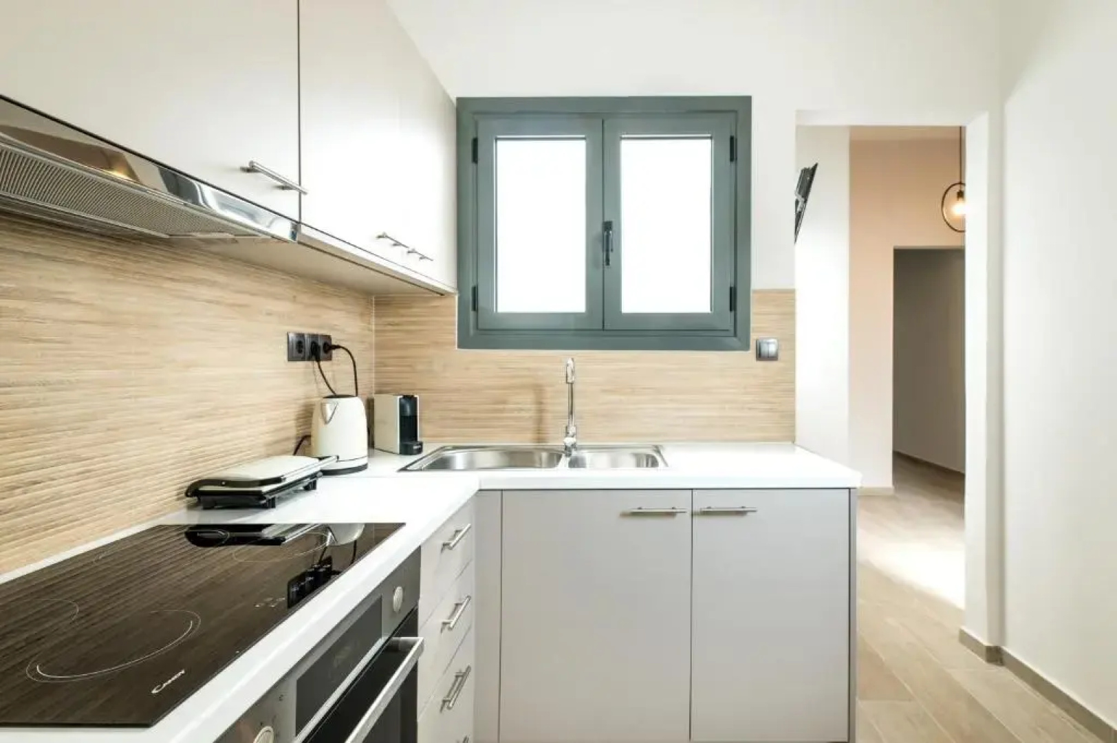Eleusis Suites Β