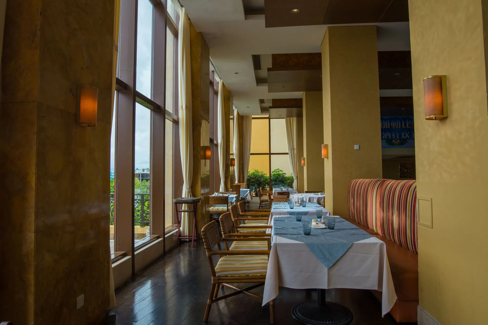 Ocean Spring Grand Metropark Hotel