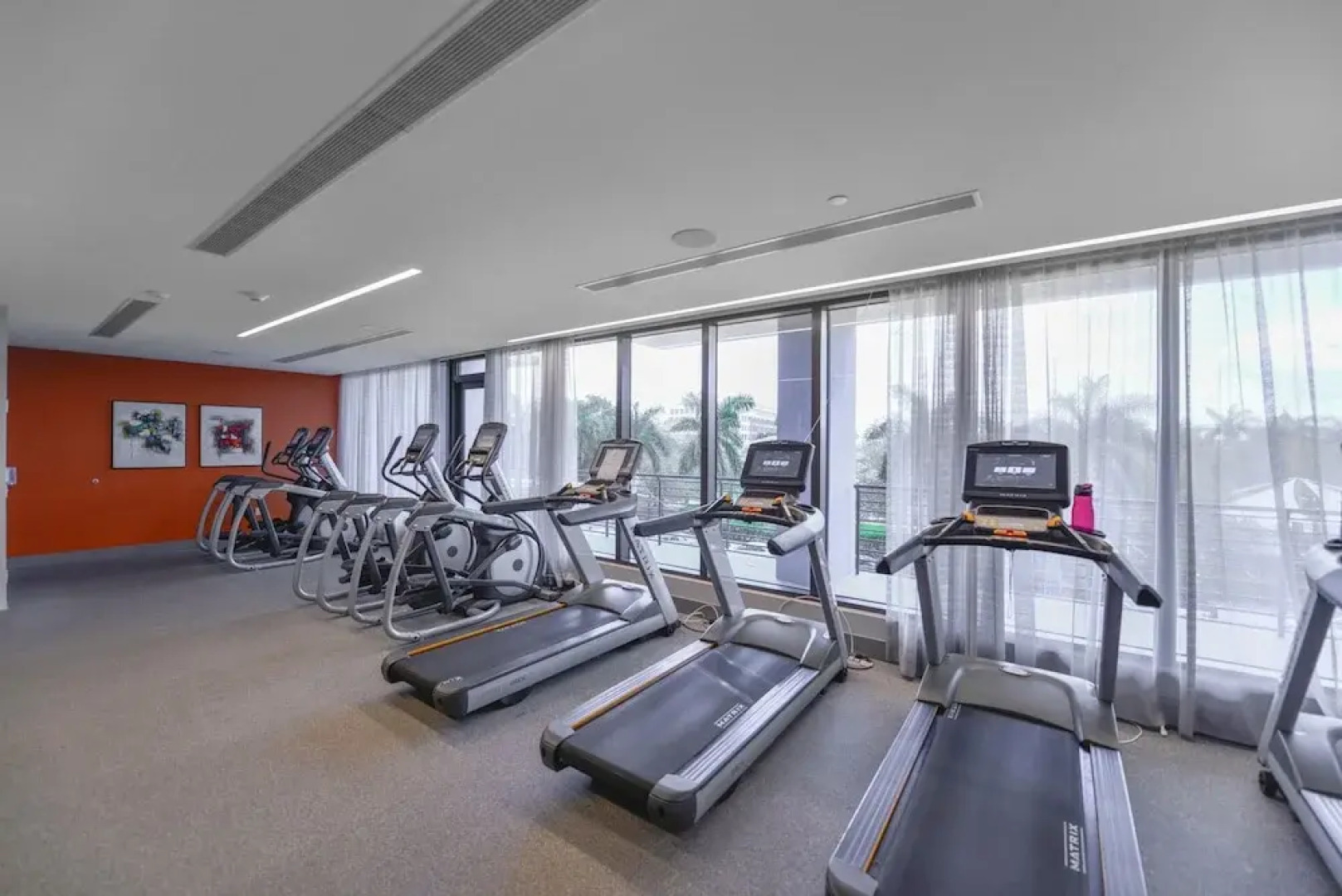 Cozy apt from Downtown Doral Park