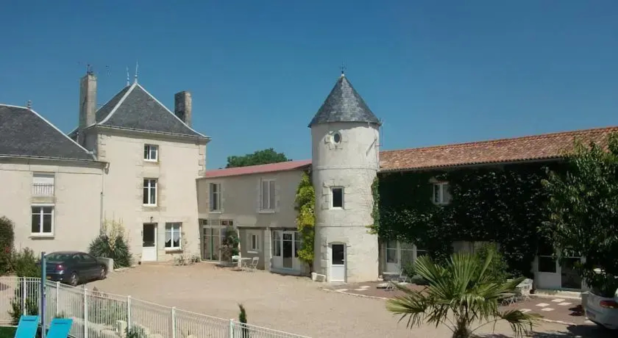 Chambres dHôtes Logis des Deux Tours