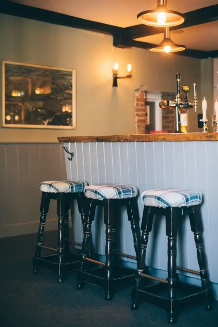 Gaggle Of Geese Pub & Shepherd Huts