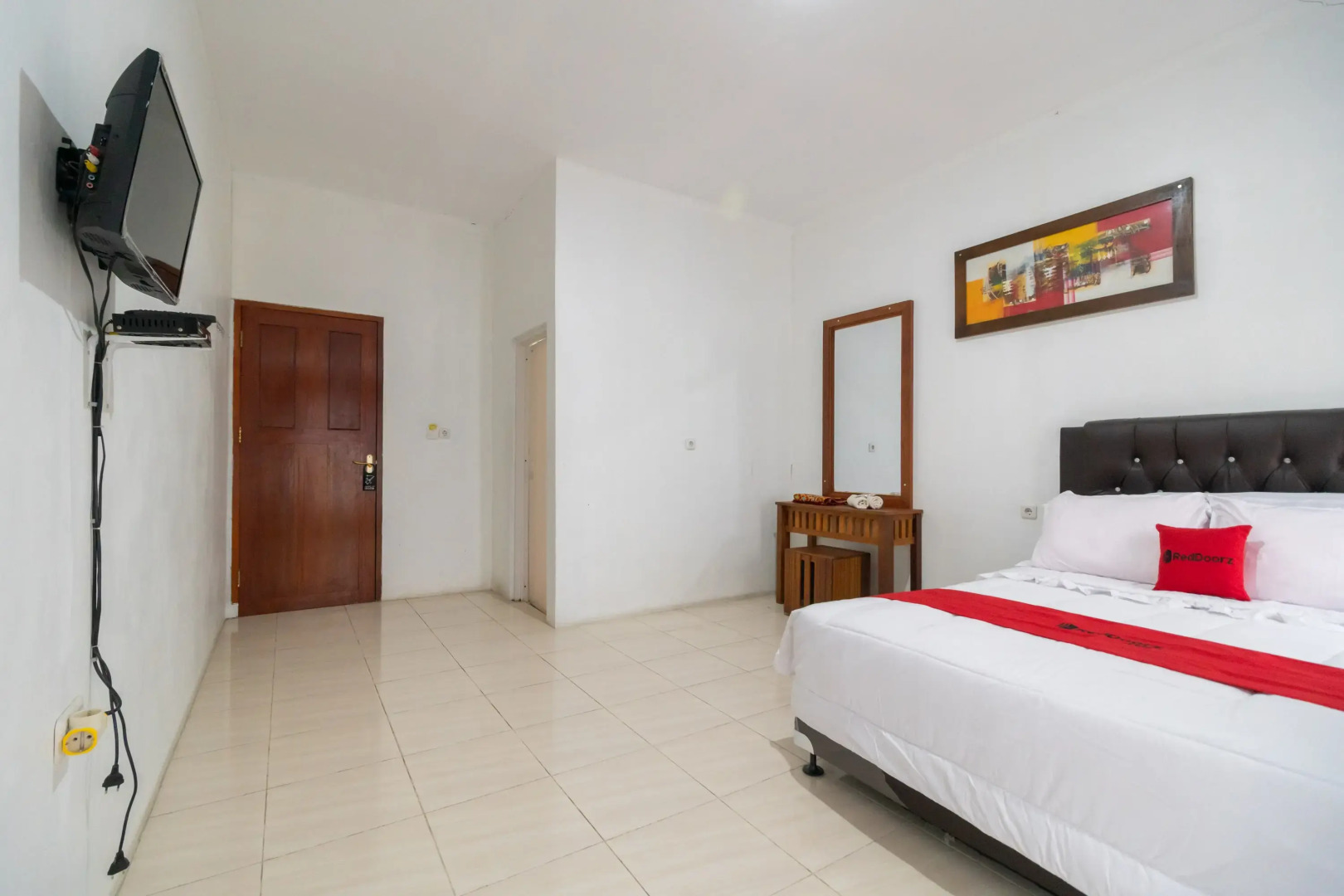 RedDoorz Syariah near Danau Kembar Solok