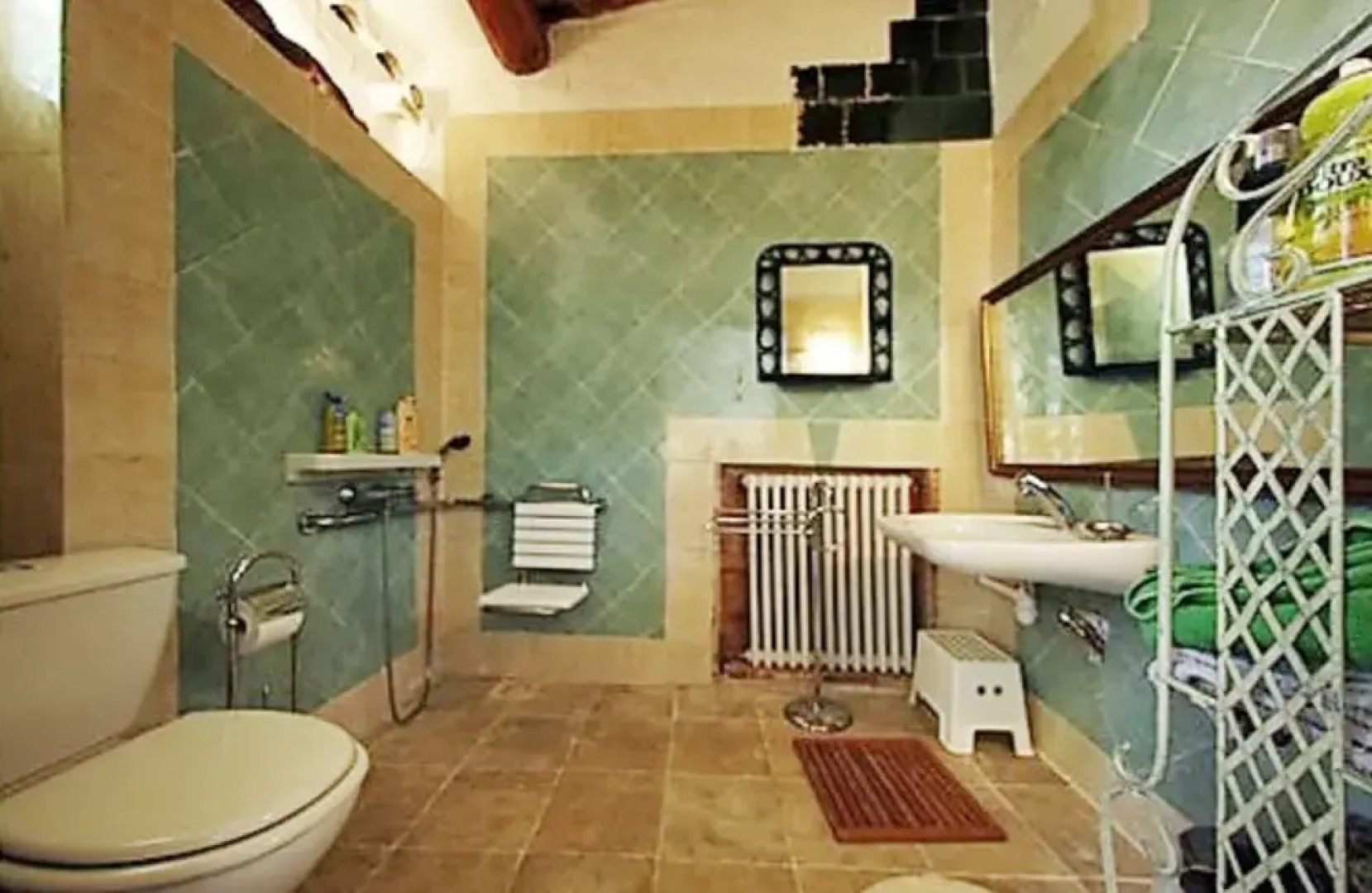 House With 6 Bedrooms in Vaugines, With Private Pool, Furnished Garden