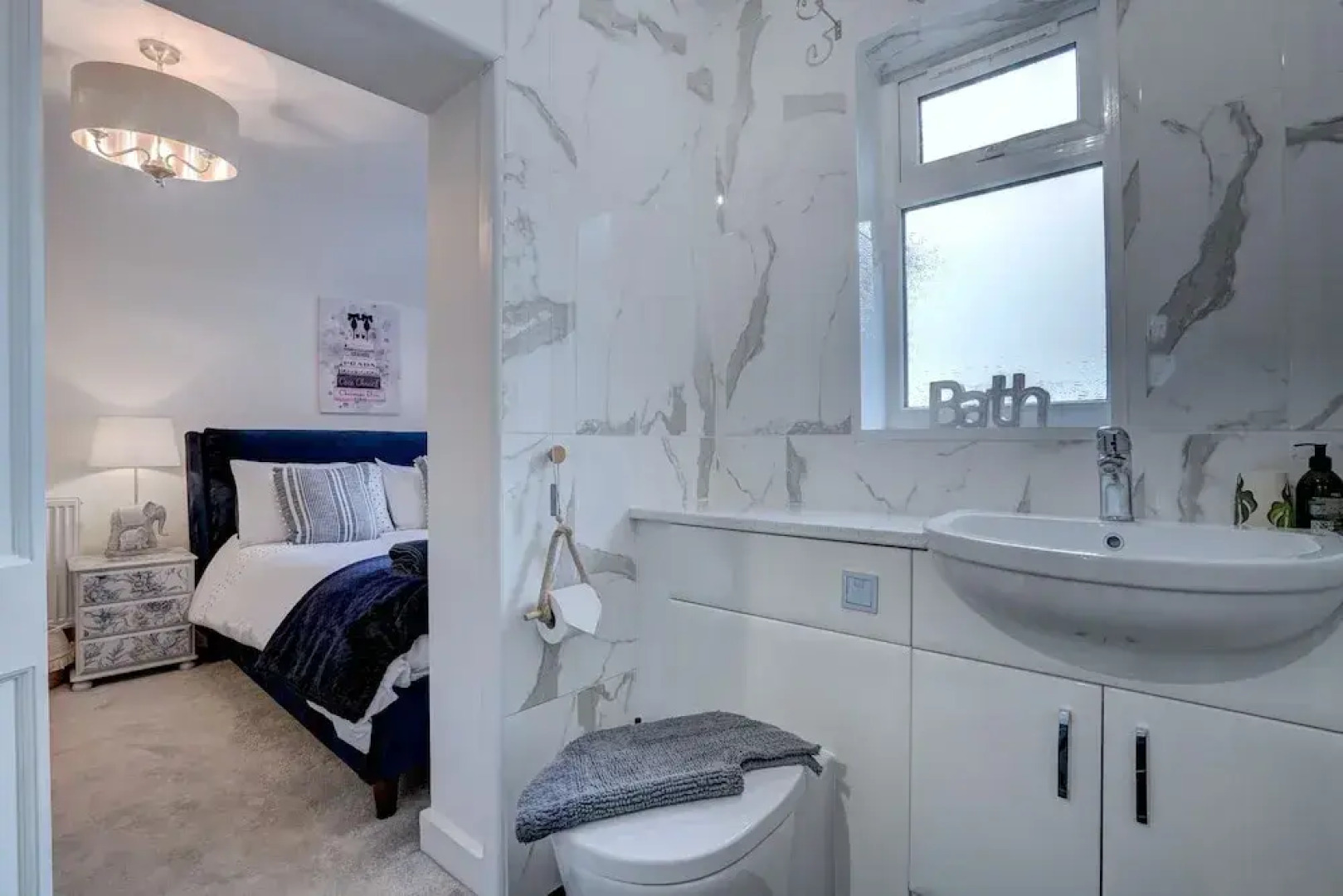 Norfolk Luxe Beach House Sleeps 8 Dog Friendly