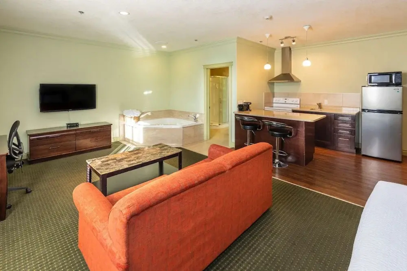 Days Inn & Suites Whitecourt