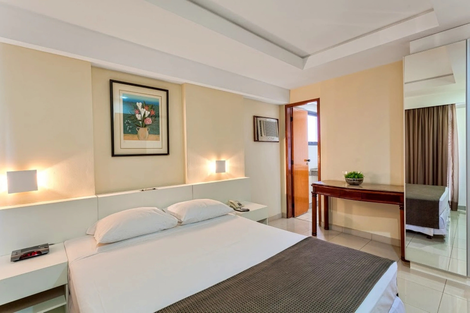 Golden Tulip Goiania Address