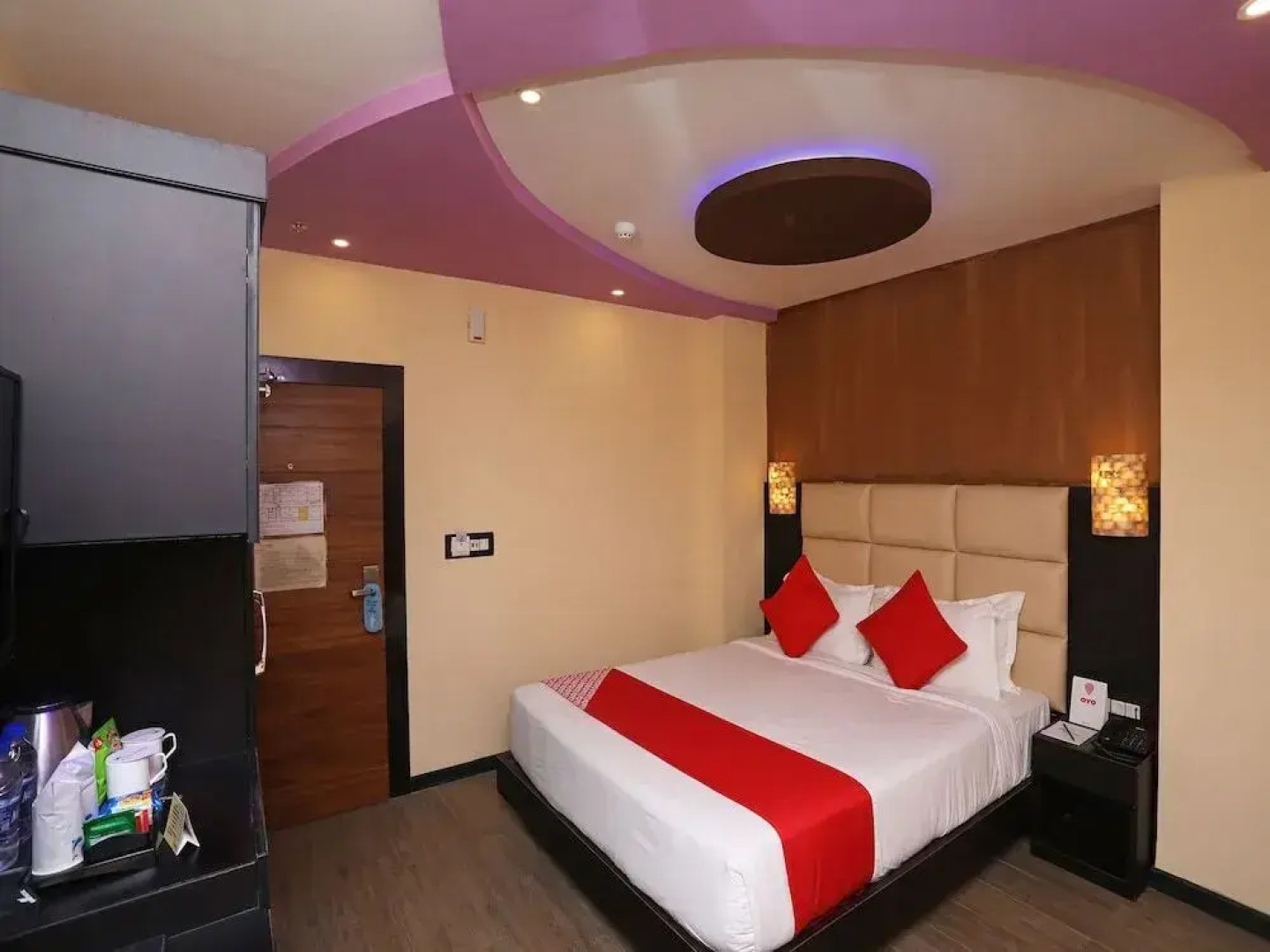 The Dolphin Palace By OYO Rooms