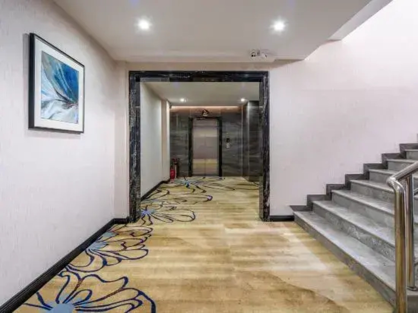 Huayuan Hotel (Maguan County Government Anping Square Branch)