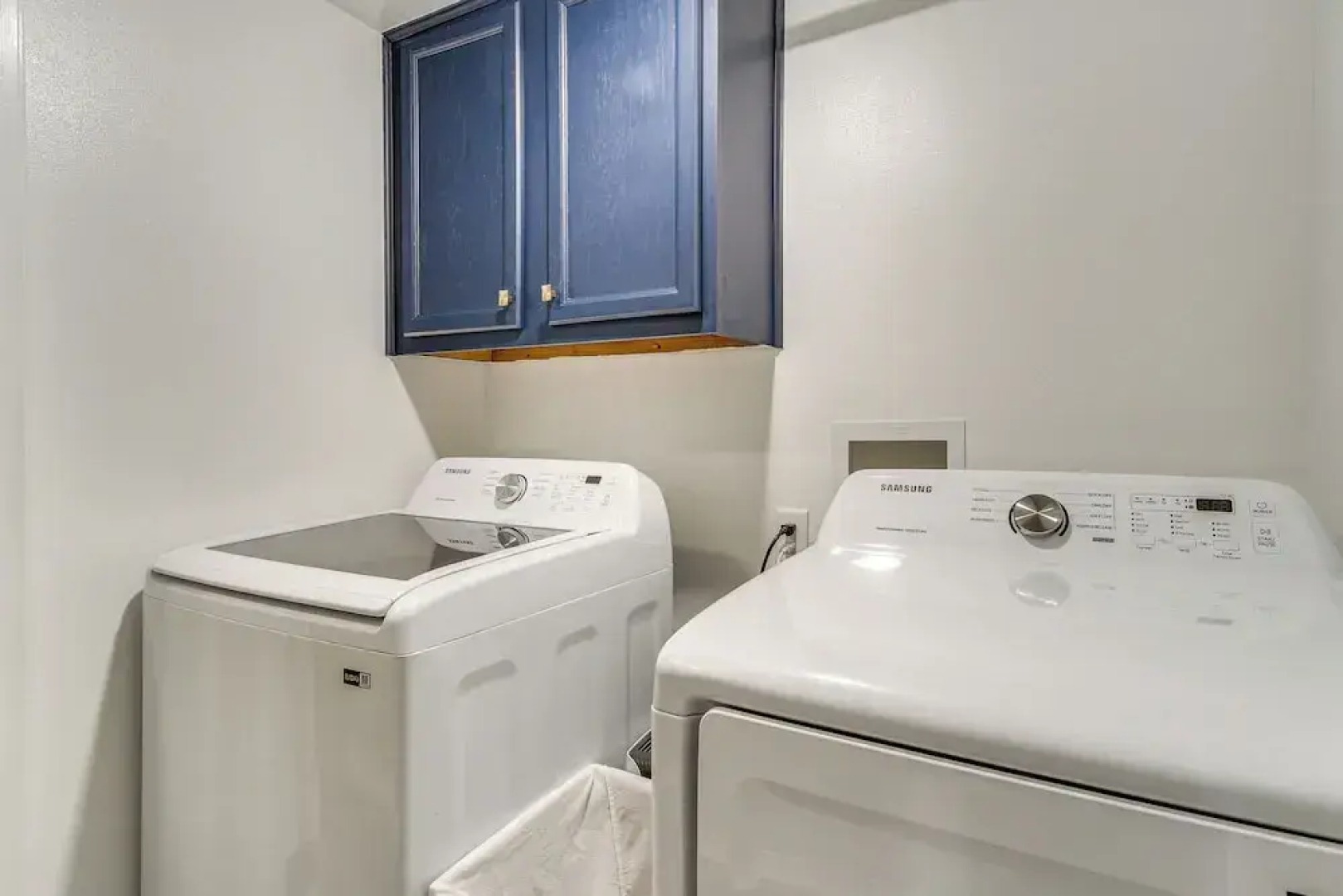 Walk to Beach, Fenced Patio: Bay St Louis Getaway!