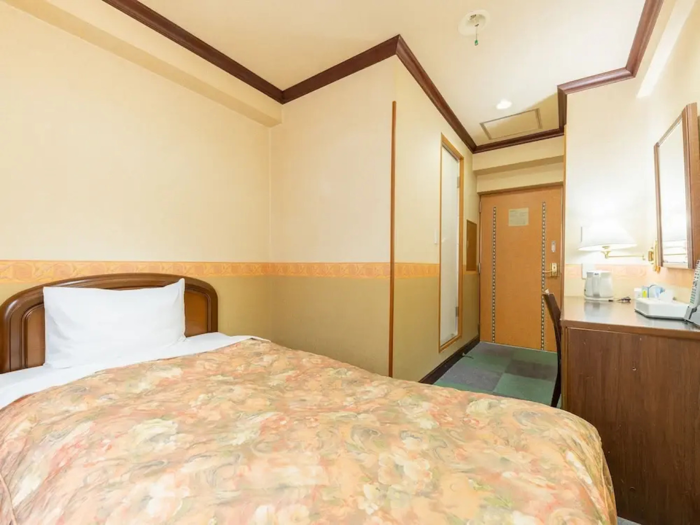 OYO 44760 Kawaguchi Station Hotel