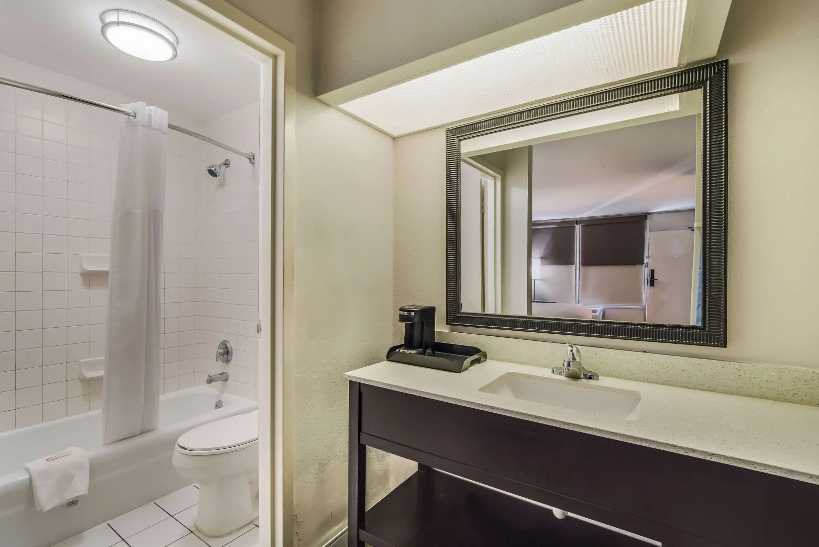 Clarion Inn & Suites Florence - Darlington