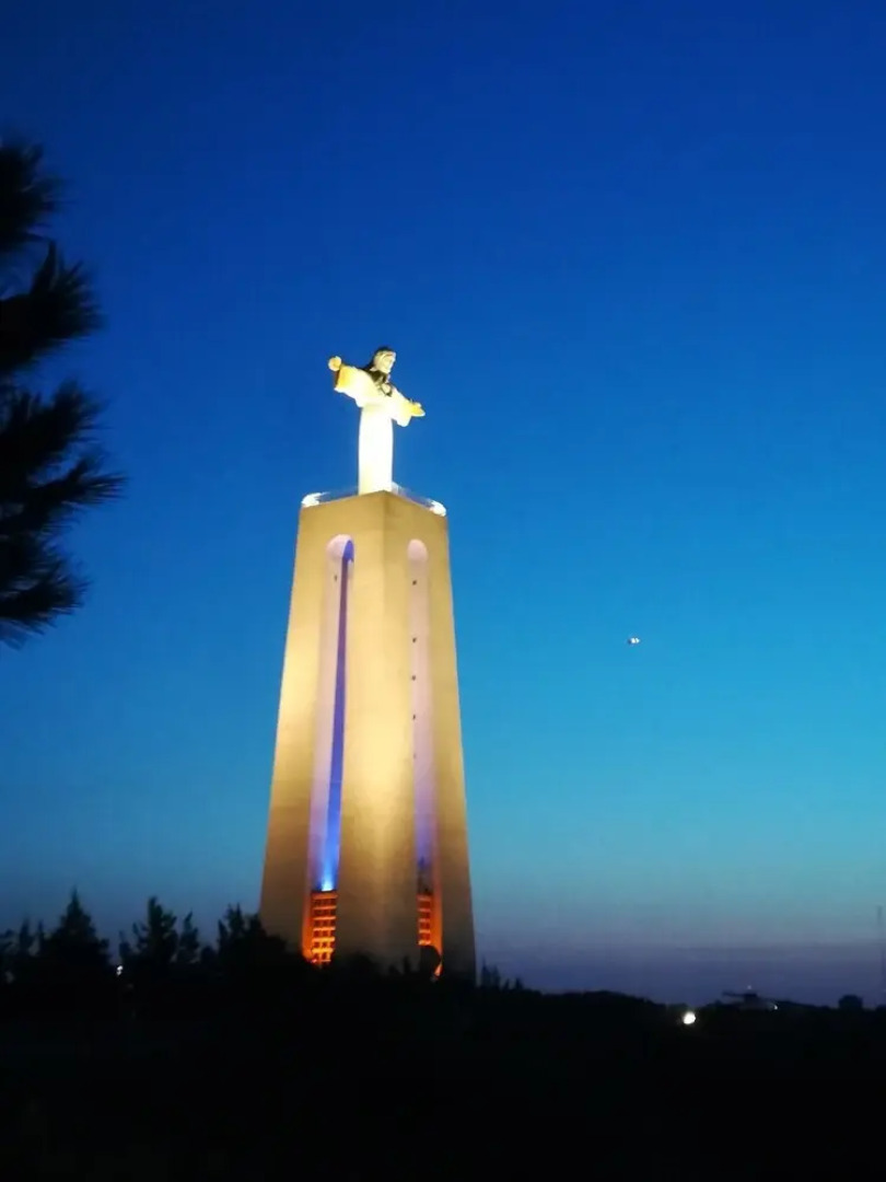 House With one Bedroom in Corroios, With Enclosed Garden and Wifi - 6 km From the Beach