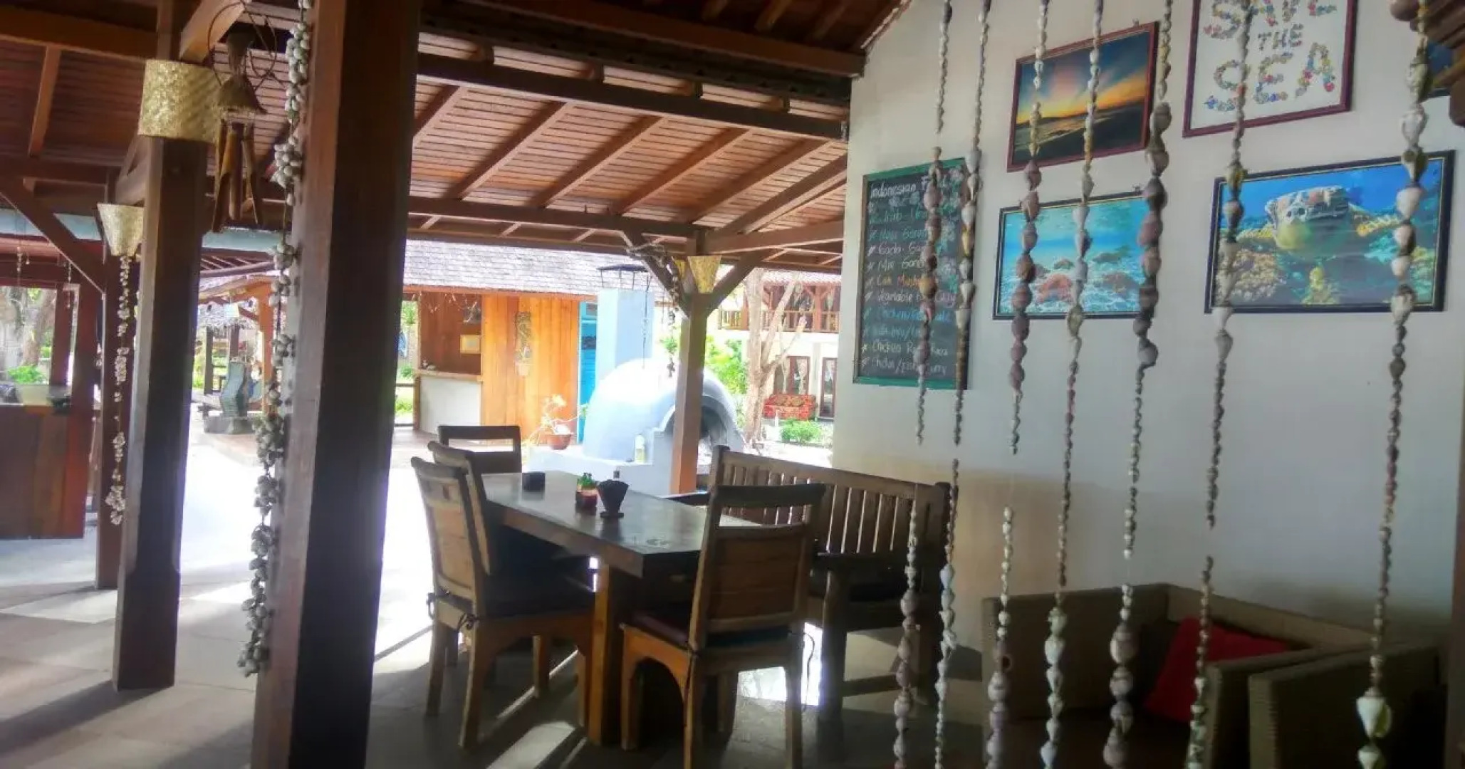 Biru Meno Beach Bungalows