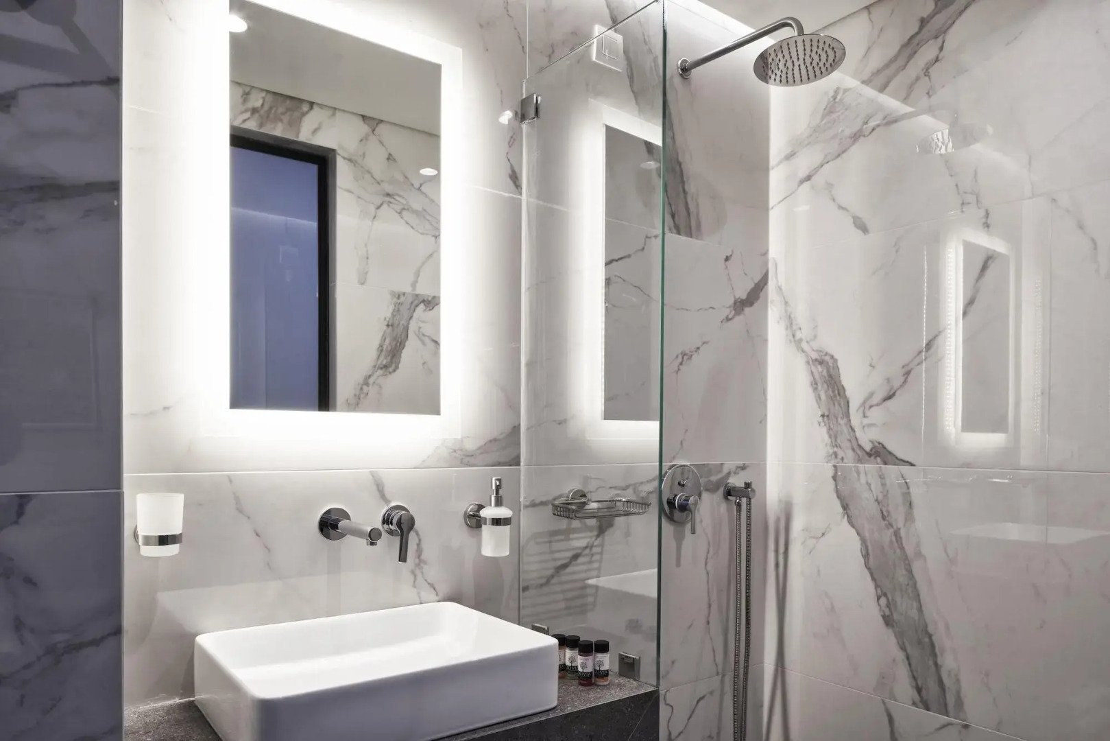 NLH MONASTIRAKI - Neighborhood Lifestyle Hotels