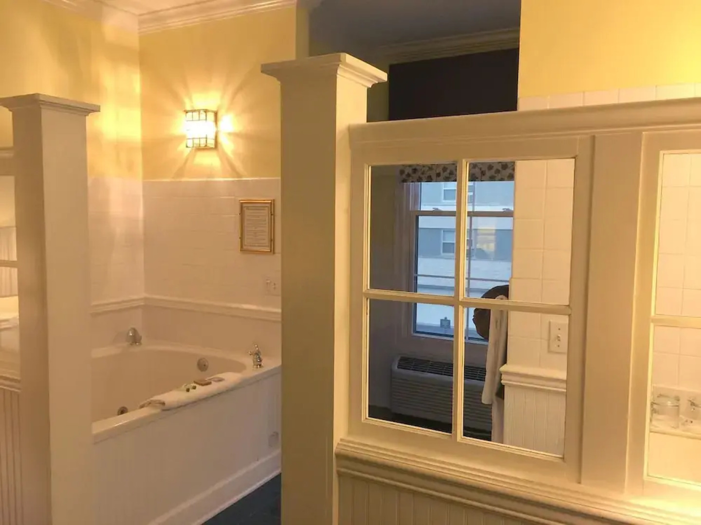 County Clare Irish Hotel & Pub