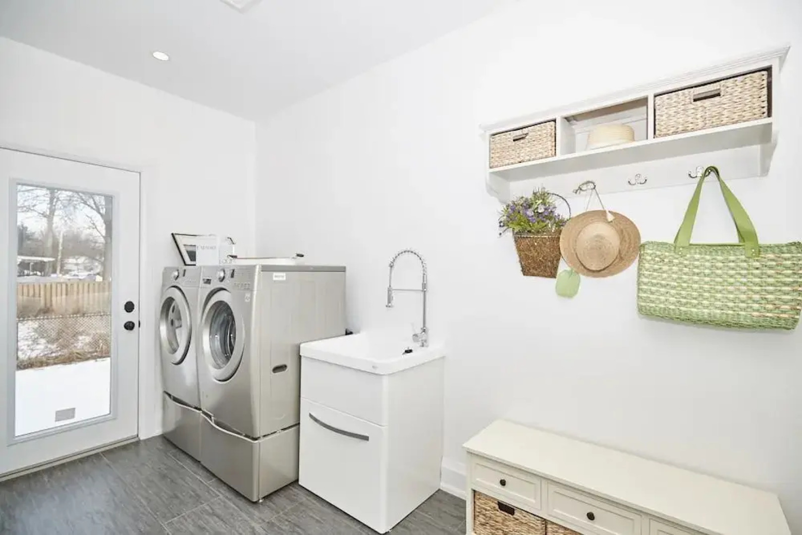 Lakeview Luxury Retreat