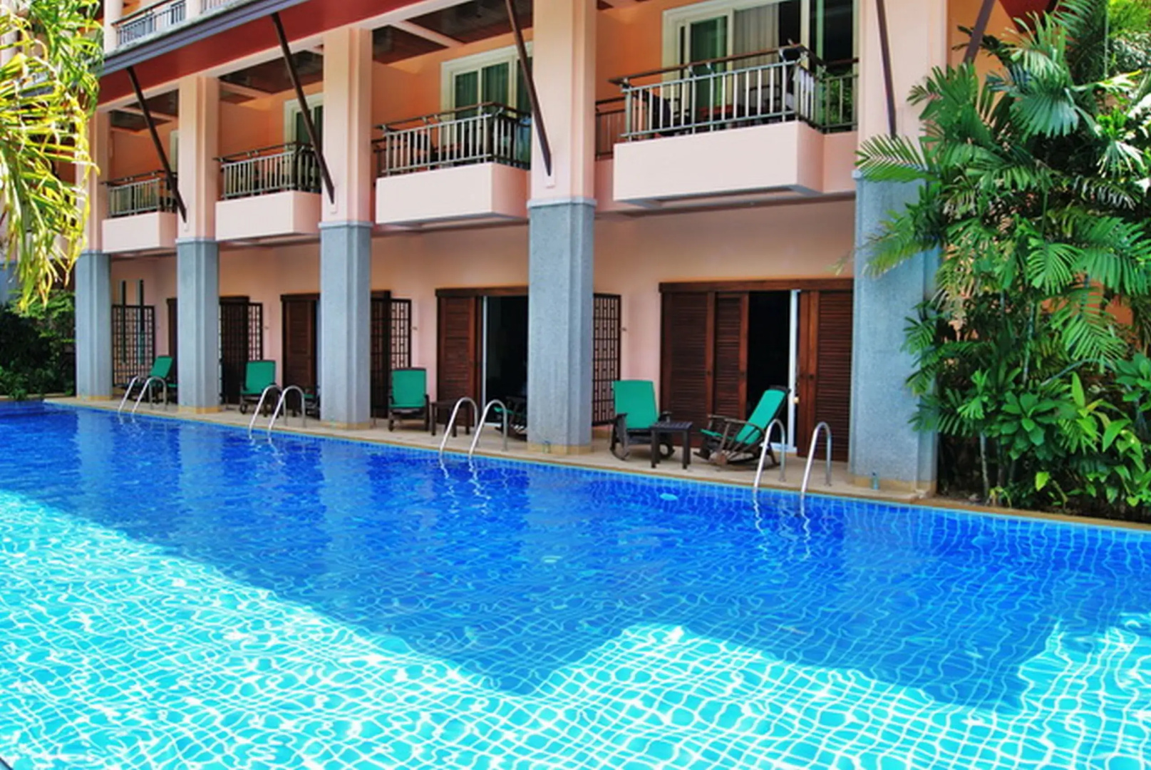 Thanthip Beach Resort