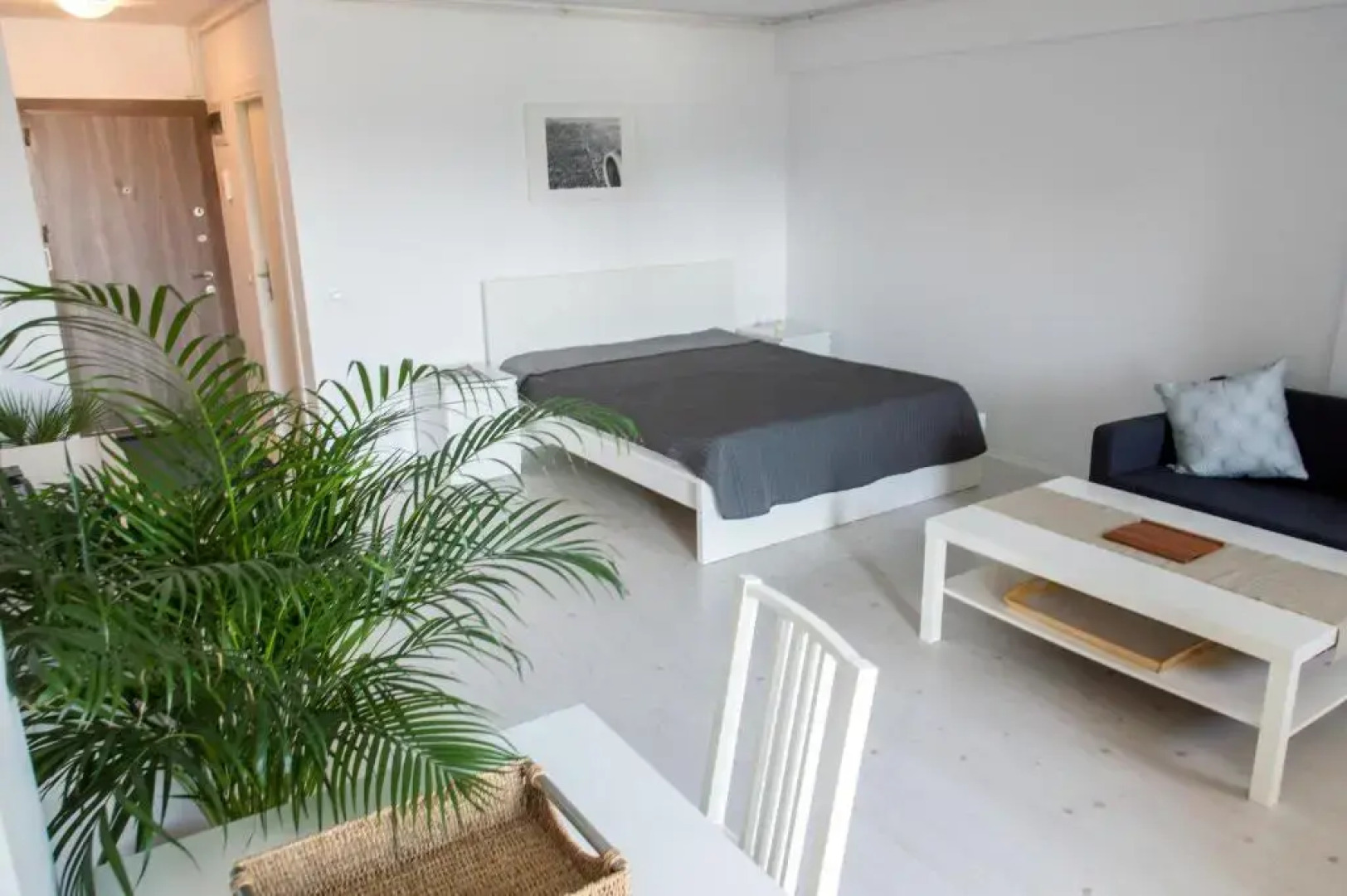 Airport Residence - Across from Otopeni Airport