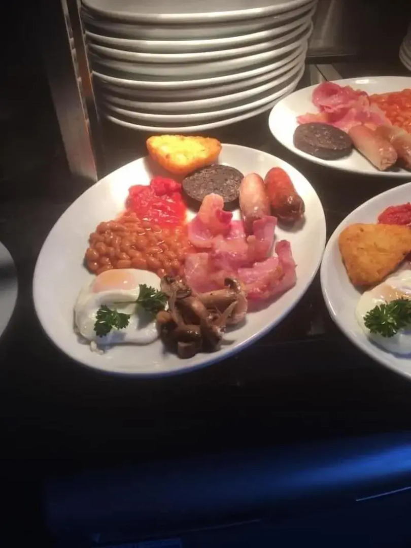 Rivelyn Hotel Bar & Restaurant