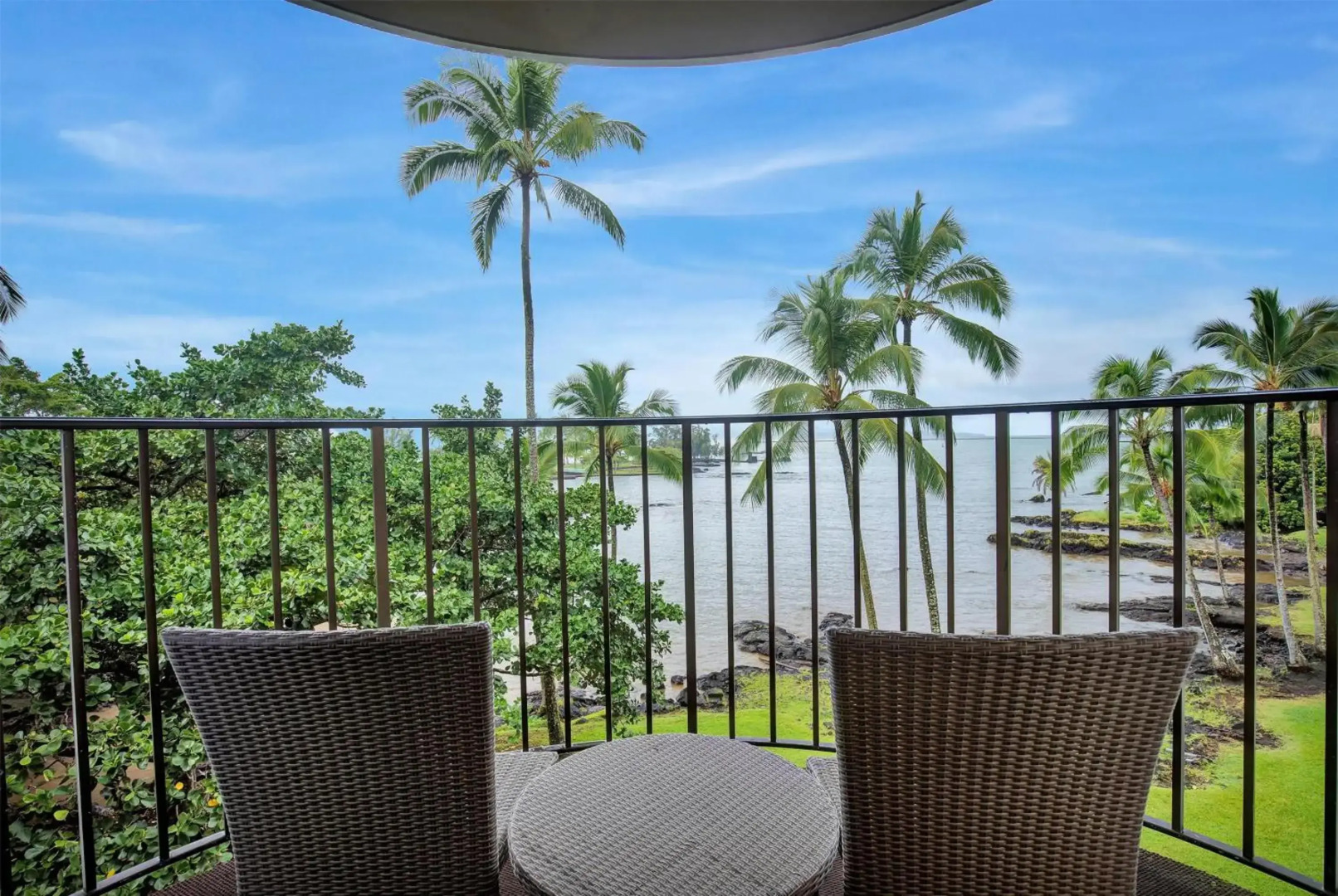 Hilo Hawaiian Hotel, Trademark Collection by Wyndham