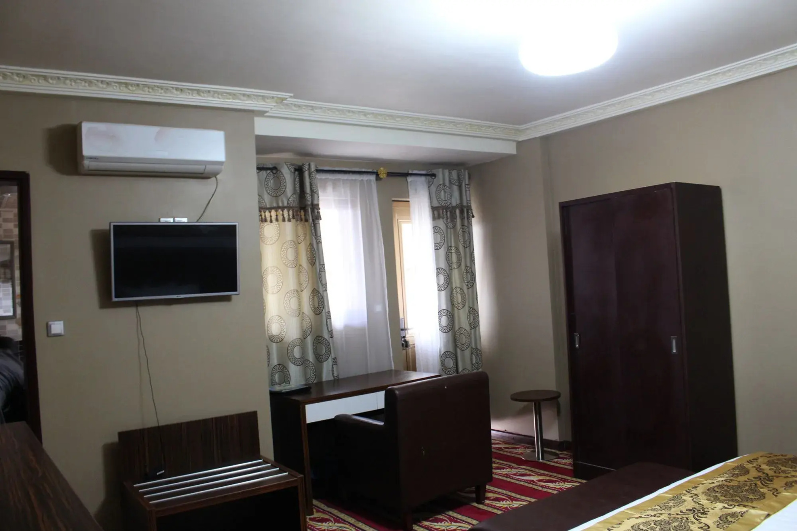 Mbayaville Hotel