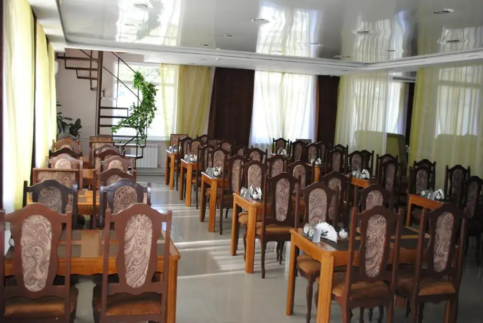 Отель Наран