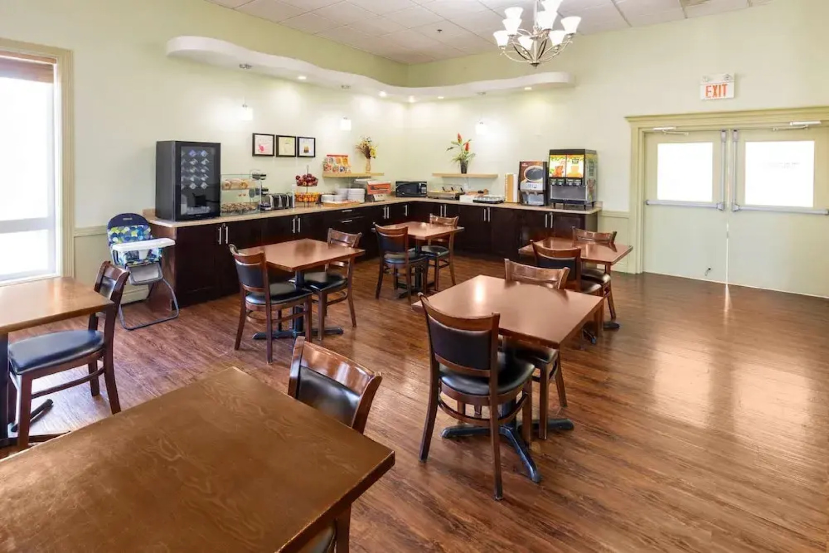 Days Inn & Suites Whitecourt