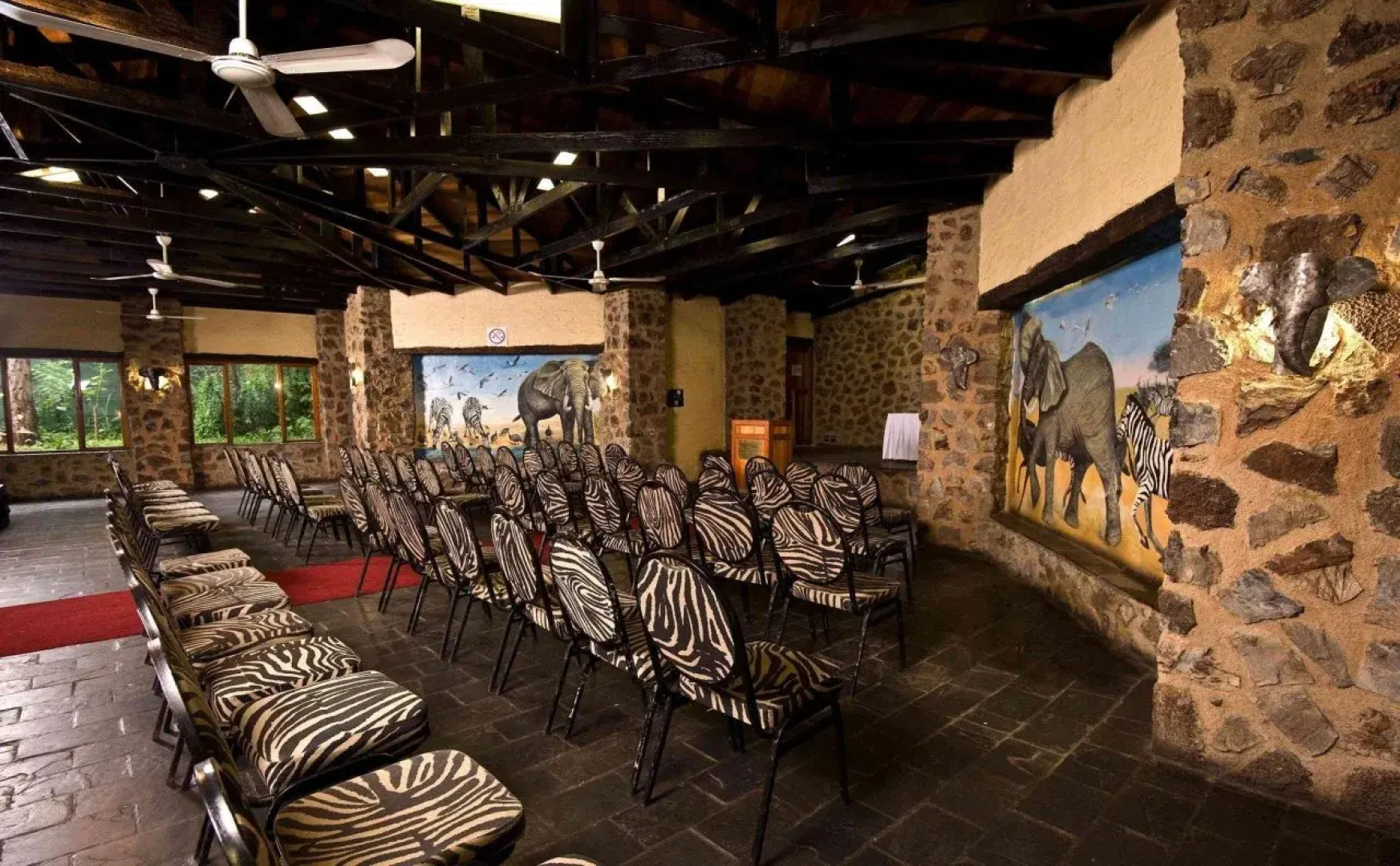 Misty Hills Country Hotel