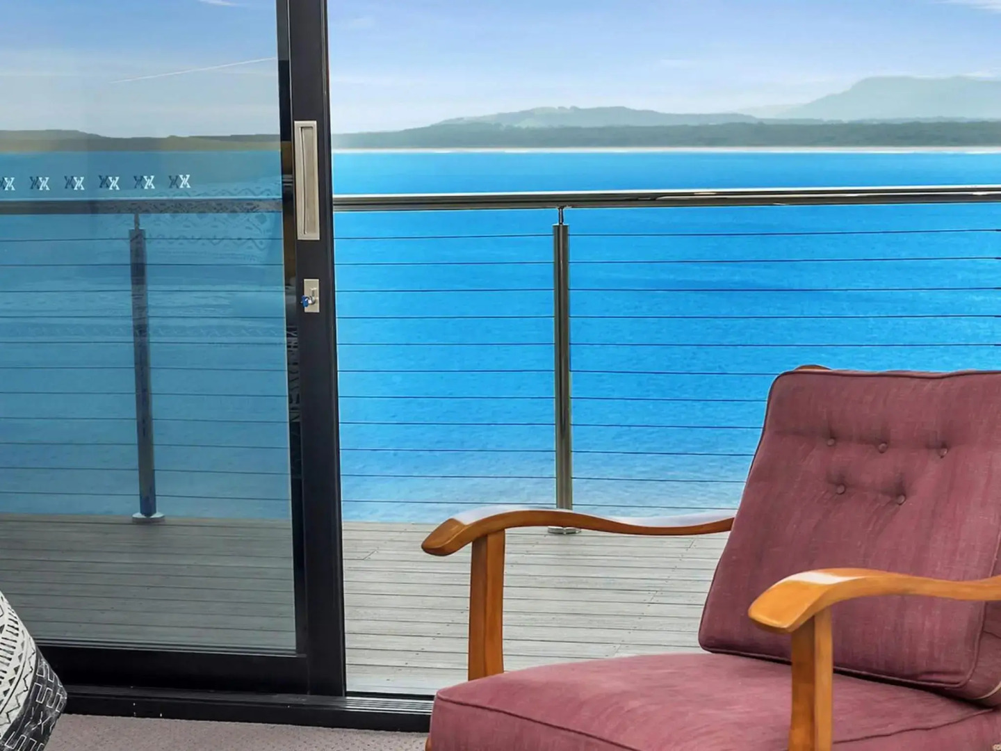 VILLA NOVA Gerroa 4pm check out Sundays