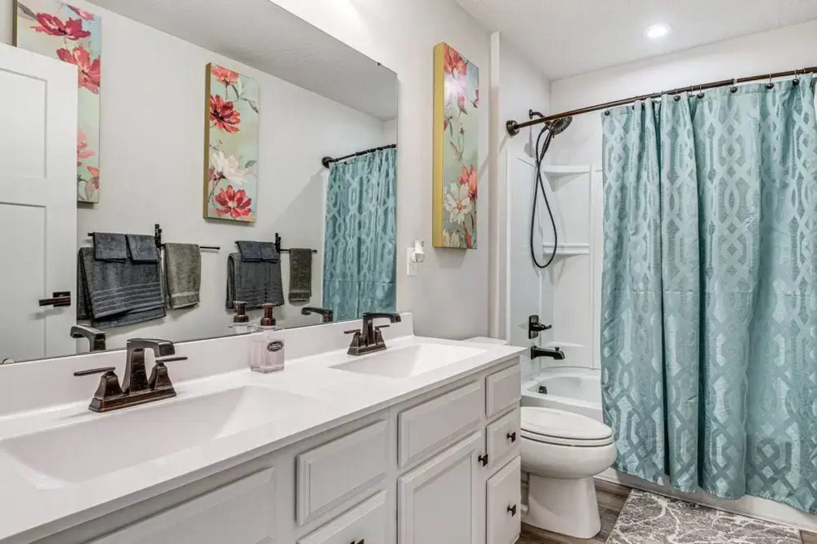 Bright Plainfield Home ~ 14 Mi to Indianapolis!