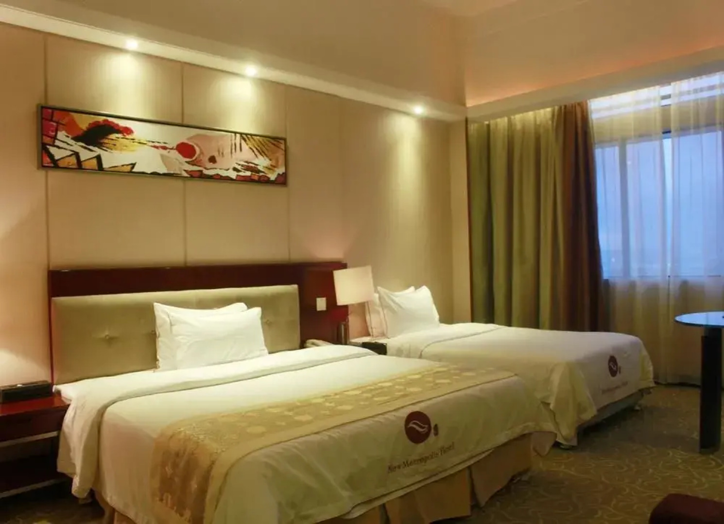 New Metropolis Hotel