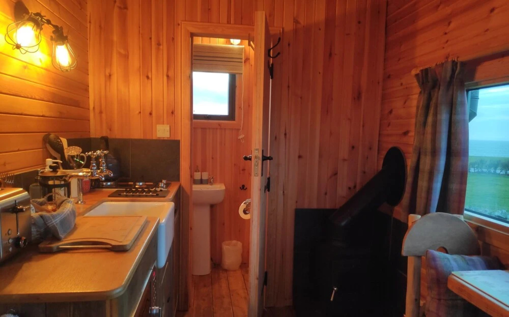 Bespoke Hand Built Shepherds Hut in Dunbeath