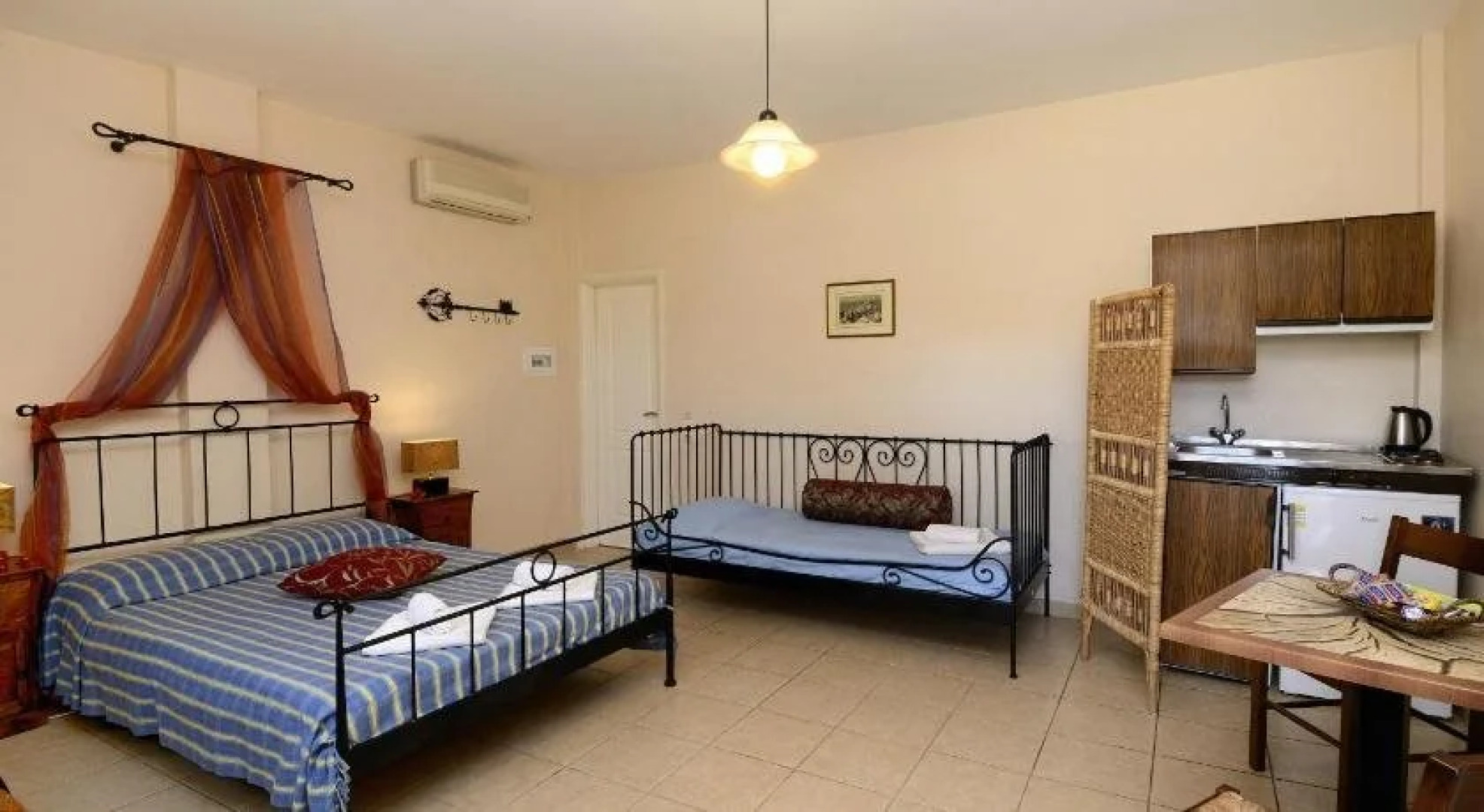 Cavo Perlevos Studios