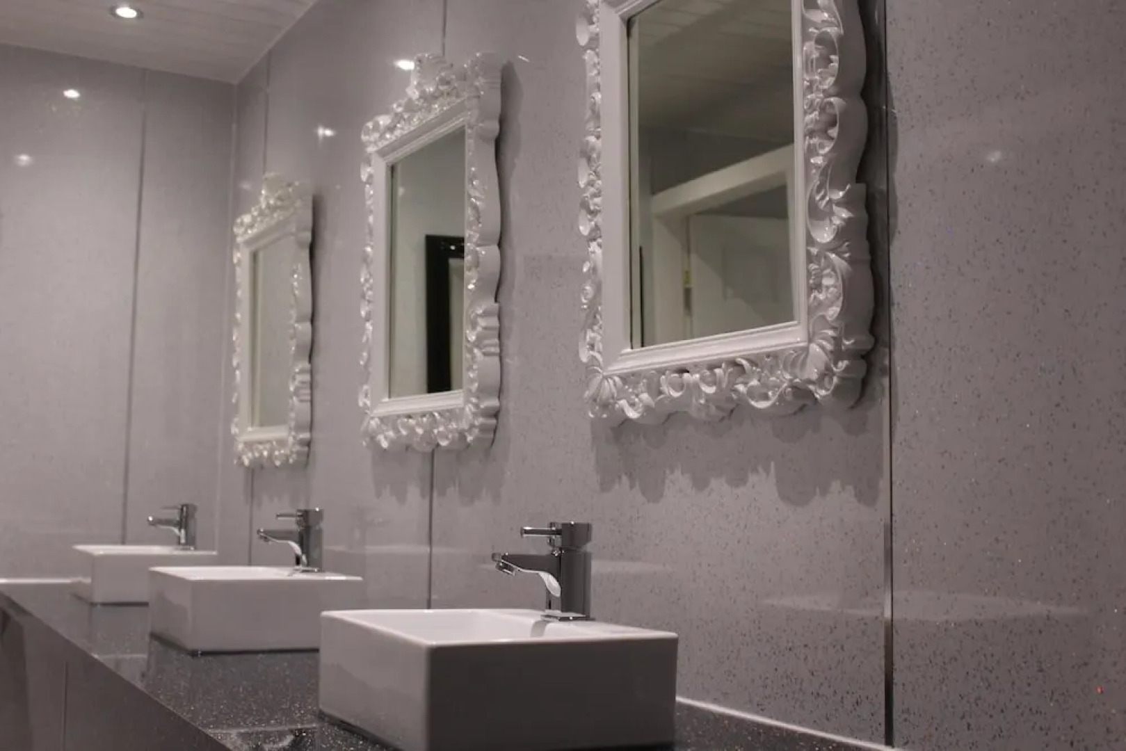 Marviks Sports Bar and Grill