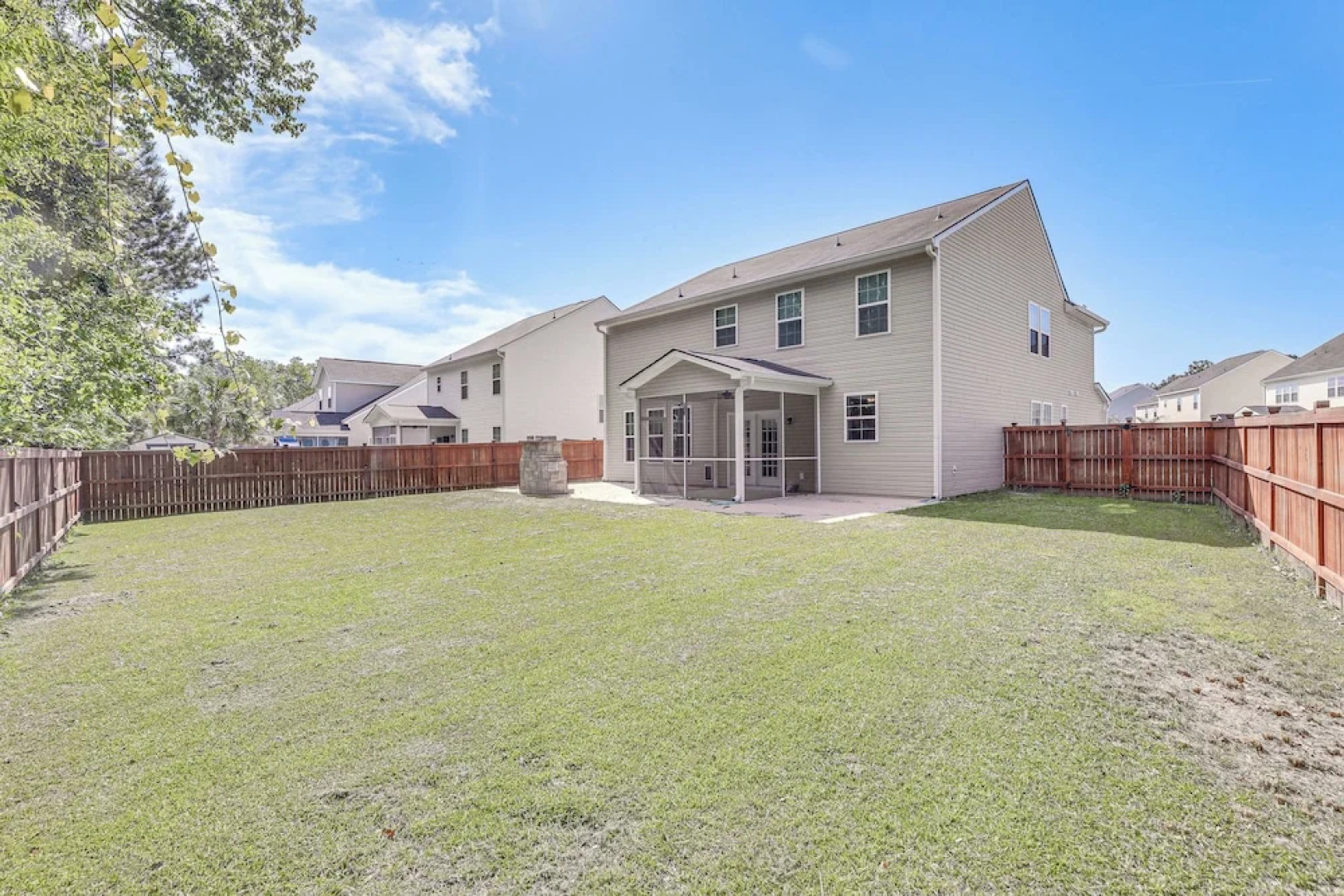 Pet-friendly Ladson Home: 23 Mi to Charleston!