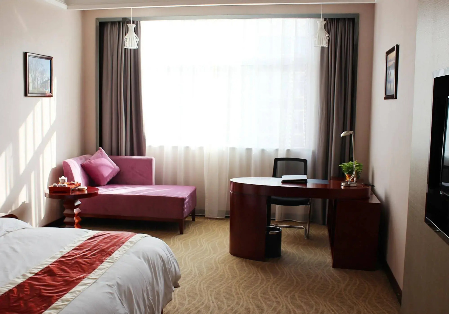 Huayi Business Hotel