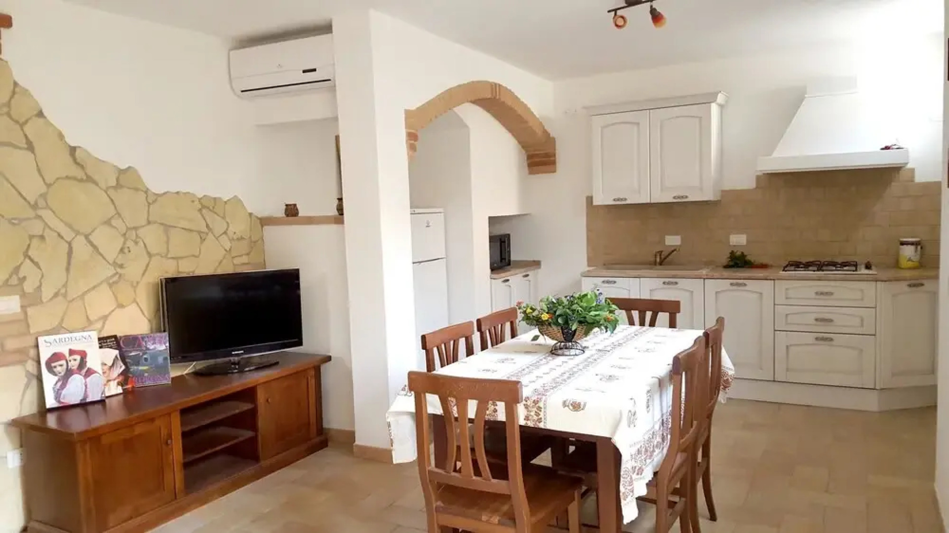 Apartment With 3 Bedrooms in Olia Speciosa, With Furnished Terrace - 5 km From the Beach