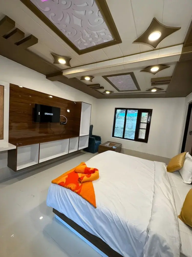 OYO 71096 Shabnam Resorts