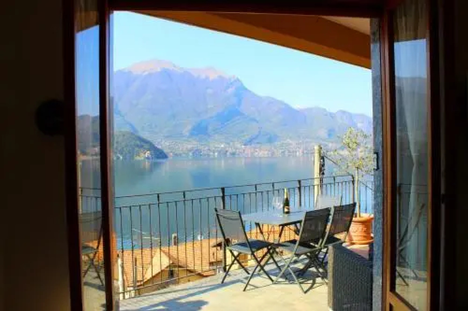 The Bright Apartments