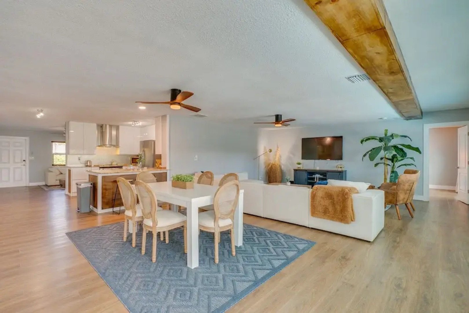 North Fort Myers Home w/ Hot Tub & Boat Dock