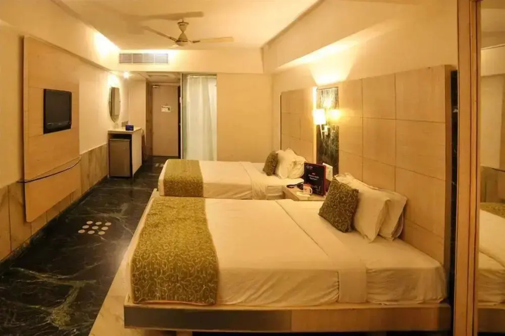 OYO Premium Bus Stand