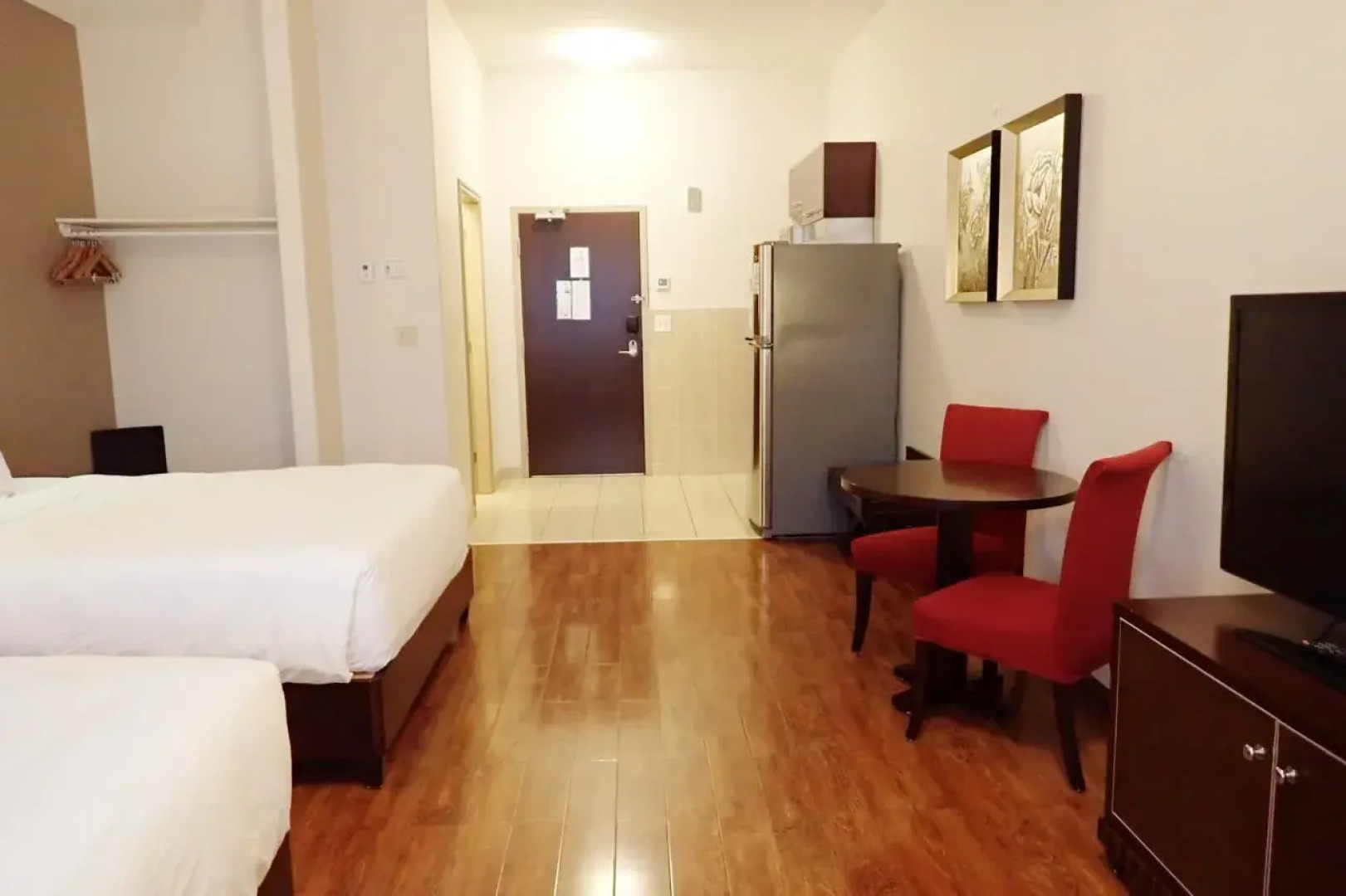 Days Inn & Suites by Wyndham Fort Saskatchewan