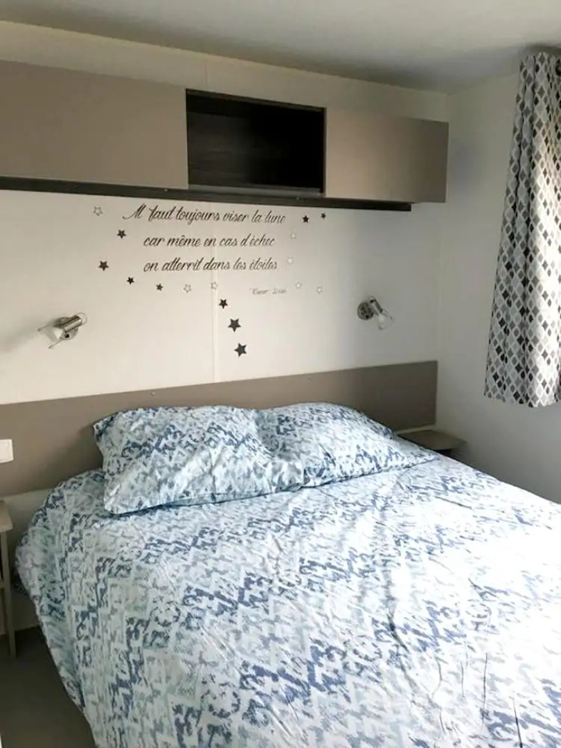 Bungalow with 2 Bedrooms in Saint-Julien-En-Born, with Shared Pool And Furnished Garden - 6 Km From the Beach