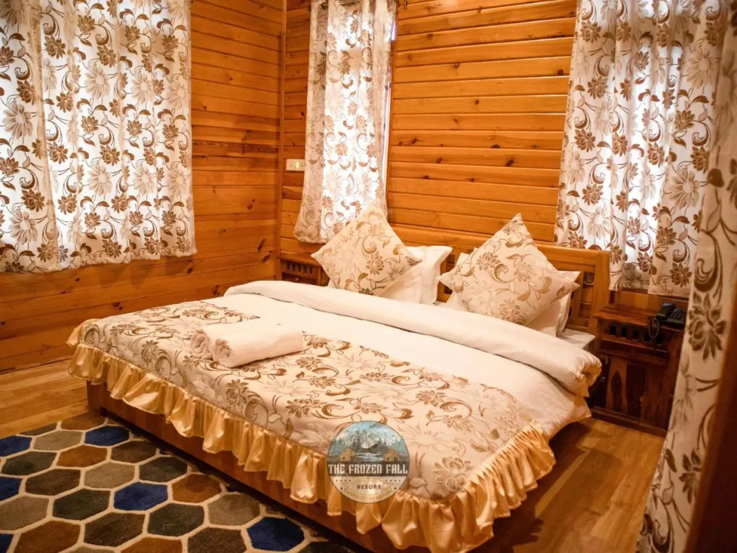 The FrozenFall Resort - Gulmarg