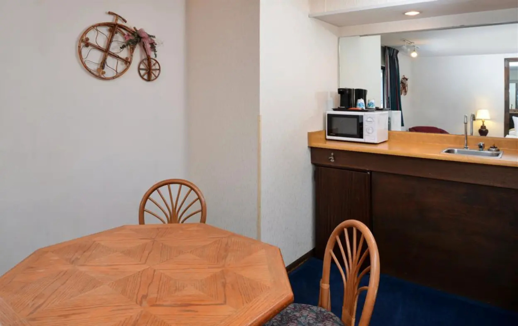 Americas Best Value Inn La Crosse