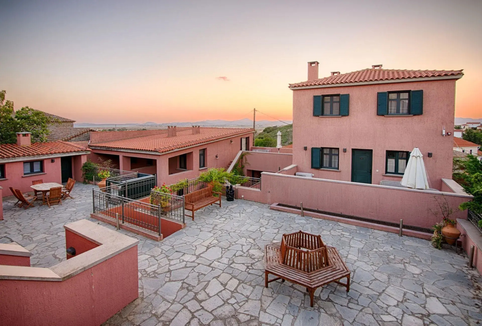 The Varos Residences Hotel