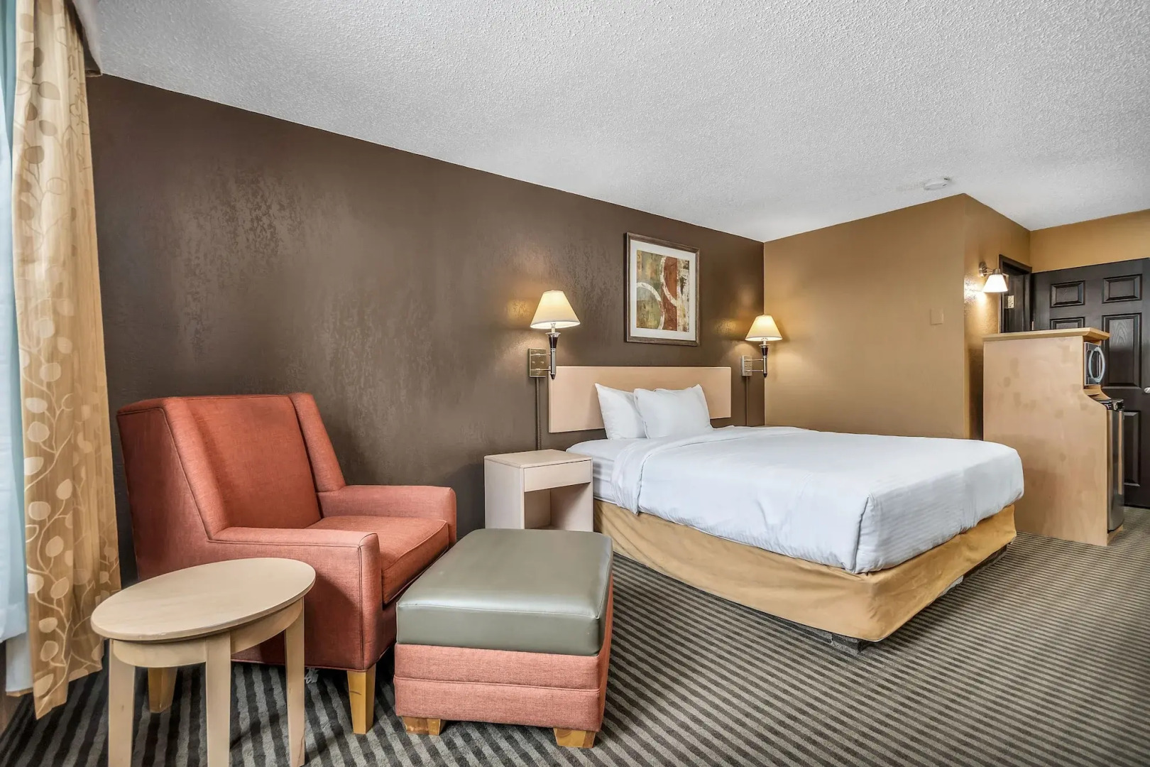 Seven Oaks Hotel Regina